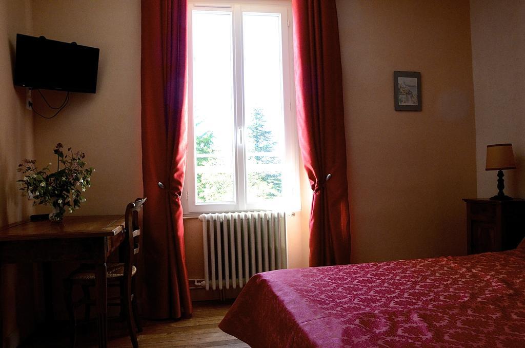 Le Vieux Noyer Acomodação com café da manhã Saint-Maurice-de-Tavernole Quarto foto